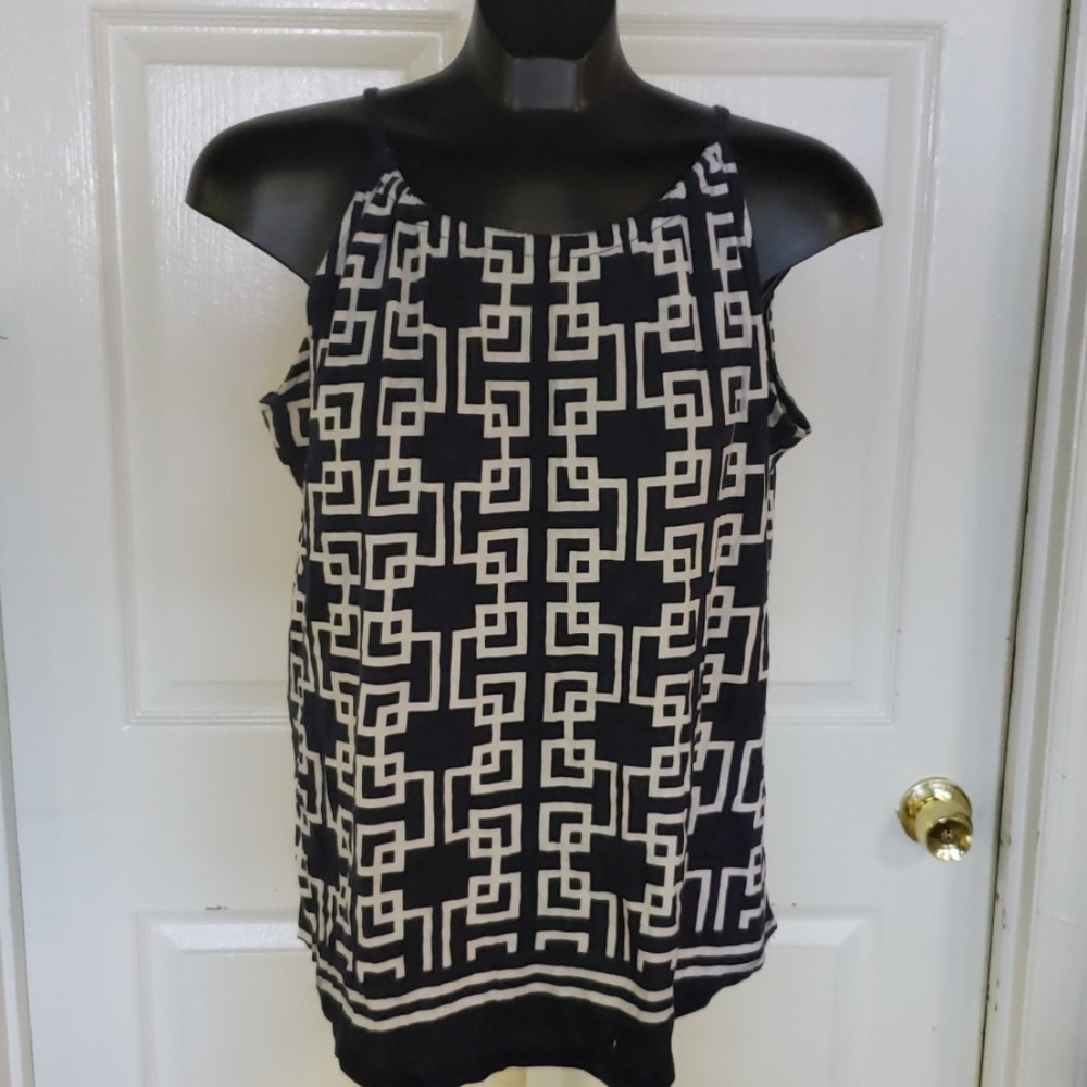Crown & Ivy Top
